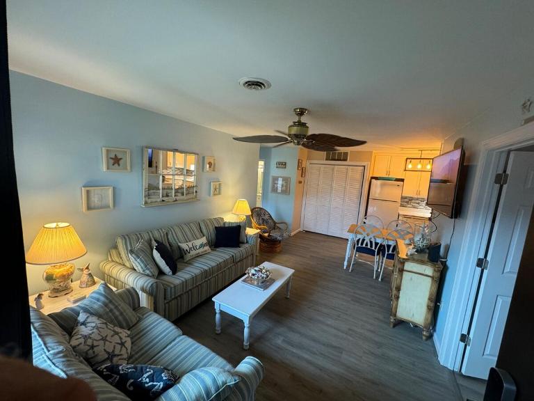 Beautiful Beach Home - Bed and Breakfast Ocean City