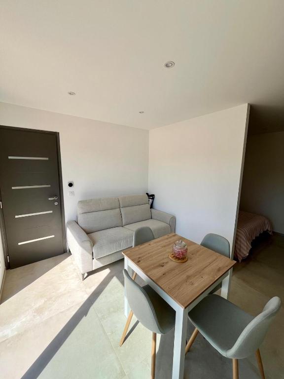 Appartement au calme - B&B Six-Fours-les-Plages