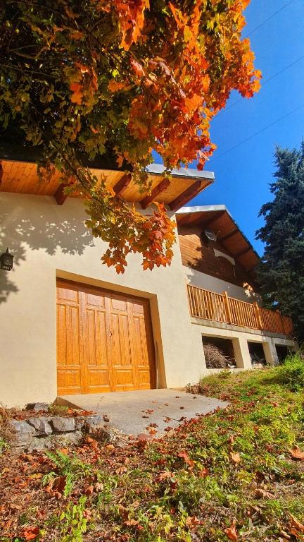 Magnifique Chalet avec Balneo - B&B Roubion