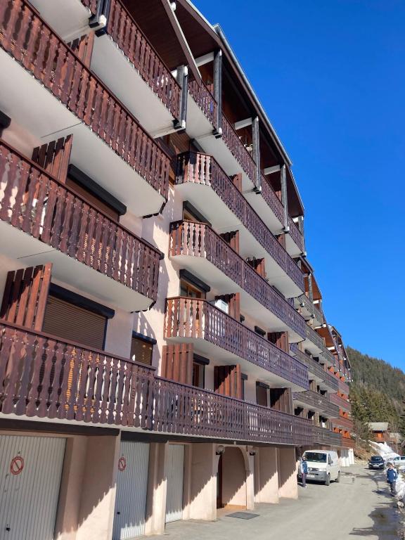 Le pied des pistes, studio 5 pers, balcon sud est, vue sur les montagnes - B&B Le Biot