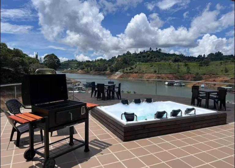 Finca con jacuzzi a 15min de Guatape - Bed and Breakfast Peñol