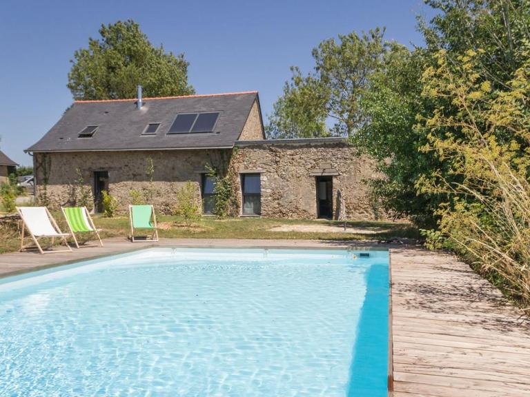 Gîte écolabel entre Angers et Loire, piscine chauffée, jardin clos, calme et charme authentique - FR-1-306-847 - B&B La Chapelle-Saint-Sauveur