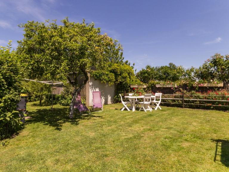 Location saisonnière: Gîte cosy avec jardin clos, proche plages et parc de Brière, wifi inclus! - FR-1-306-892 - Bed and Breakfast Saint-André-des-Eaux