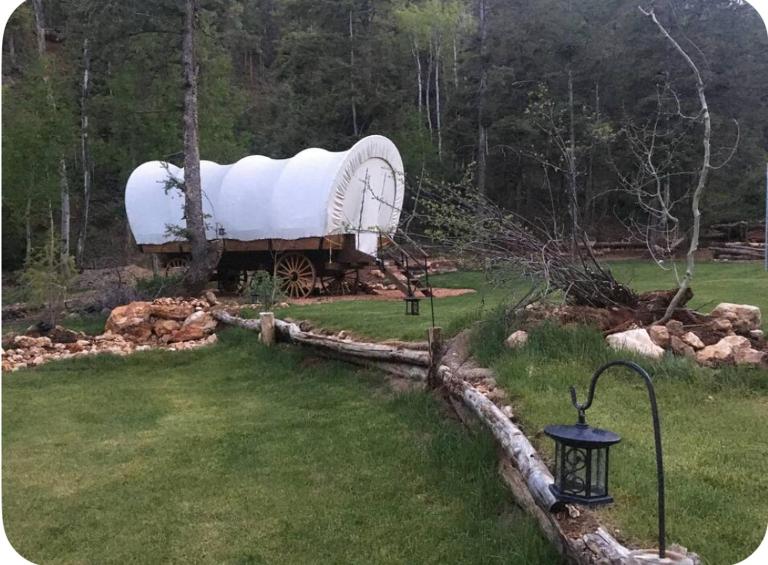 Whispering Pines Glamping Resort Wagon #3 - B&B Alton