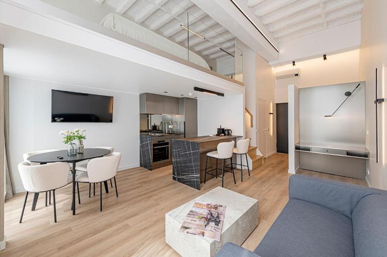 RADIO CITY Loft 345 by Domvia - Ferienwohnung Kaunas