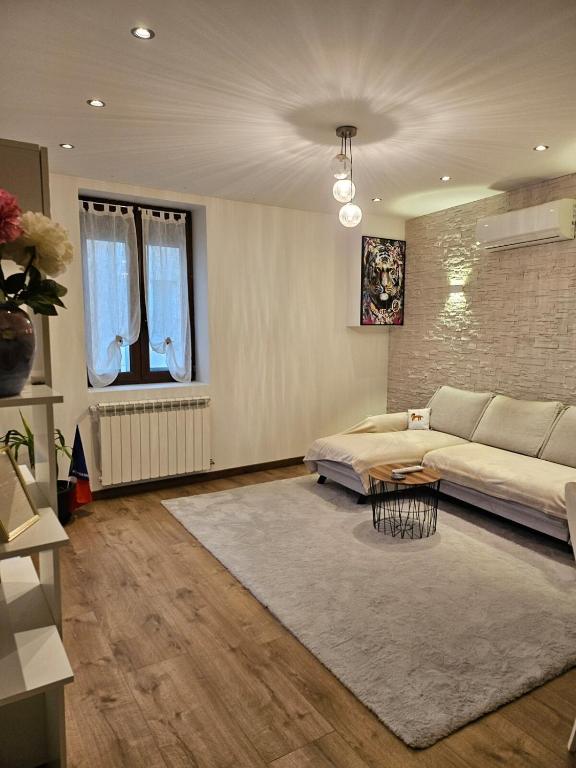 Spacious & Cozy - 3 Bedrooms - B&B Chasse-sur-Rhône
