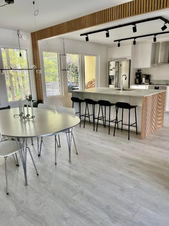 Charming Family Home in the Heart of the Archipelago only 30 Minutes from Central Stockholm - B&B Gustavsberg