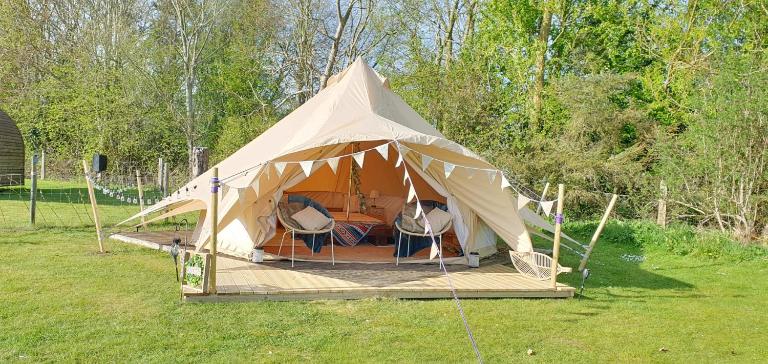 Luxury Bell tent Glamping near Yorkshire Wolds - B&B Pocklington