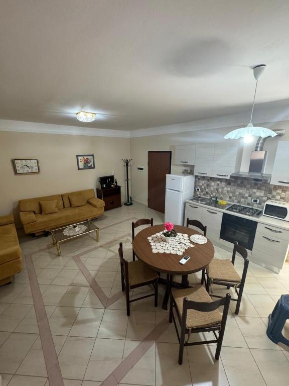 Quiet Behind Lungomare - B&B Vlore