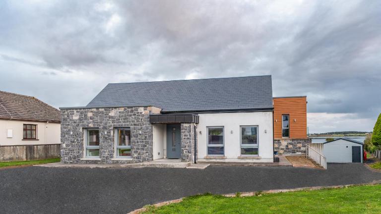 'Amalfi' Coast Road, Oranmore - B&B Galway