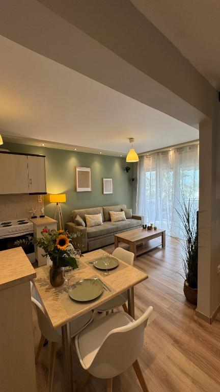 Aelia seaside apartment oropos - B&B Oropos