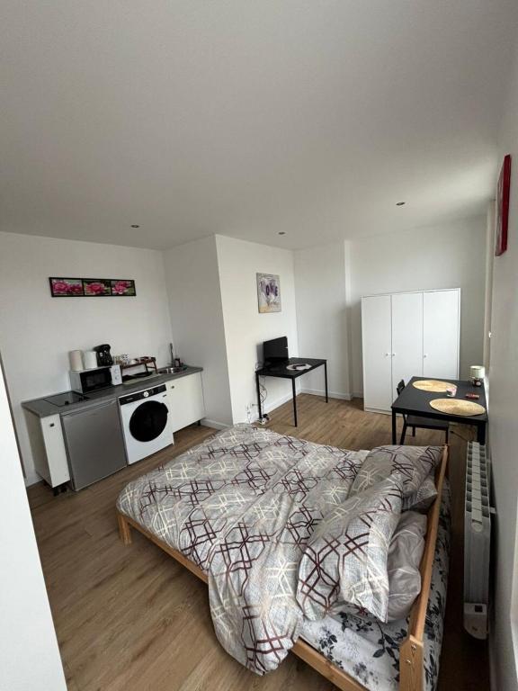 Cosy neuf avec vue sur la place - B&B Cambrai