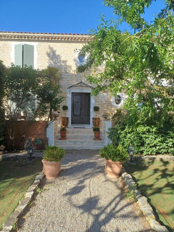 Gite Au fond du jardin - Chambres d'hôtes Saint-Saturnin-lès-Avignon