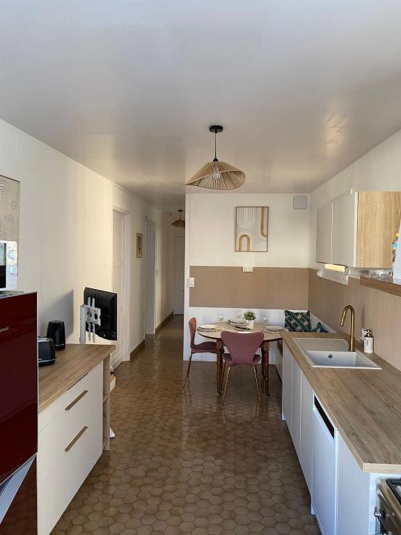Appartement de charme dans une maison de maître - Bed and Breakfast Surgères