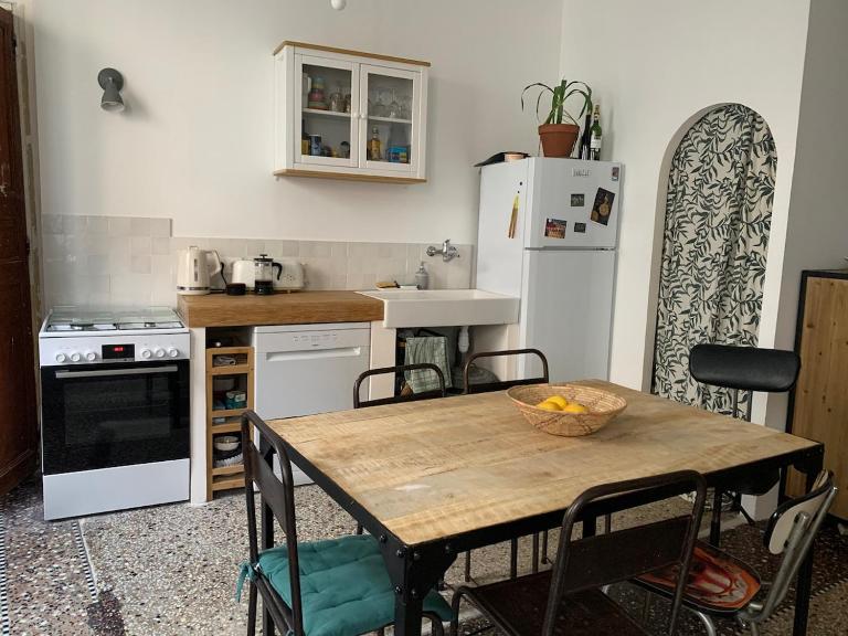Grand appartement centre historique - B&B Arles