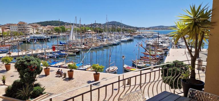 Appartement Port avec vue Mer juste devant les Bateaux - B&B Sanary-sur-Mer