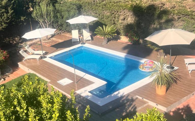 Arriba stijlvol appartement met zwembad en tuin - B&B Conil de la Frontera