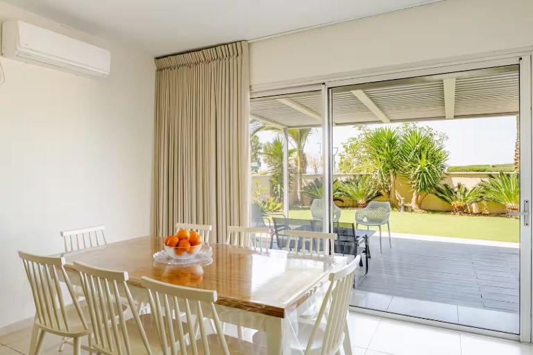 GW002 MAMAD Gugel Waves Amazing Seaview & Garden Family Apartments - Ferienwohnung Naharija