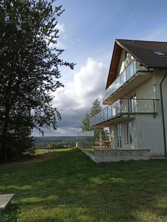 Dom Na Wichrowym Wzgórzu - Bed and Breakfast Brodnica Gorna