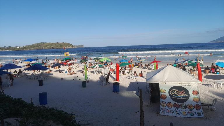 Lindo apartamento de frente a praia do forte cabo frio - B&B Cabo Frio
