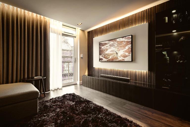 The Acacia, Luxury with Private Balcony & Two Parking Spaces - B&B Leicester