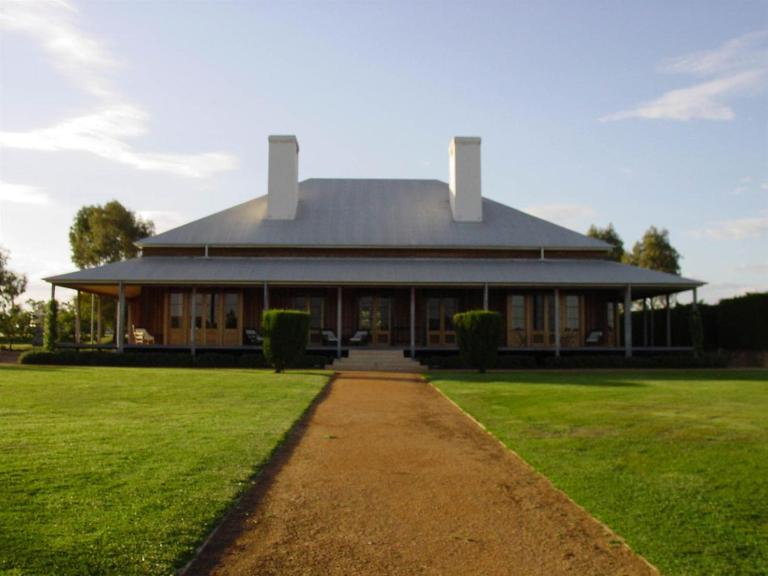 Yarrabandai Creek Homestead - Bed and Breakfast Ootha