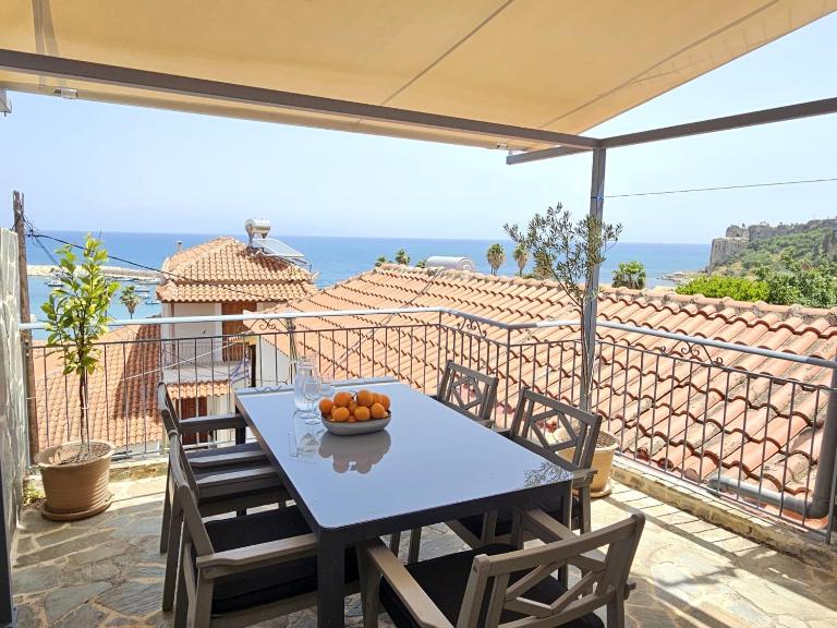 Charites: Terrace with Seaview - 100m to the beach - B&B Koróni