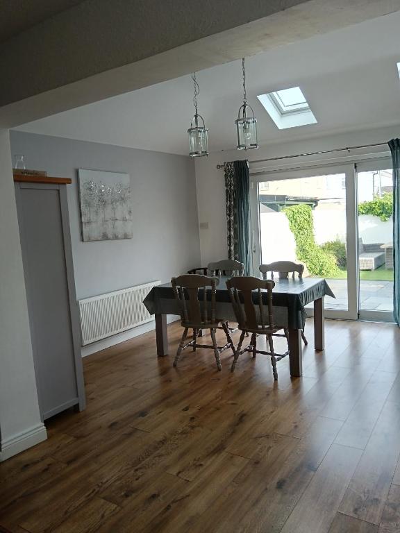 4 Bed Modern Spacious House South Dublin - Chambres d'hôtes Dublin