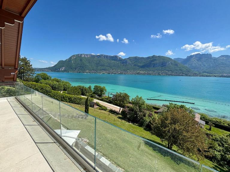Duplex à 100mètres du lac et de la piste cyclable d'Annecy - Vue panoramique - B&B Sevrier