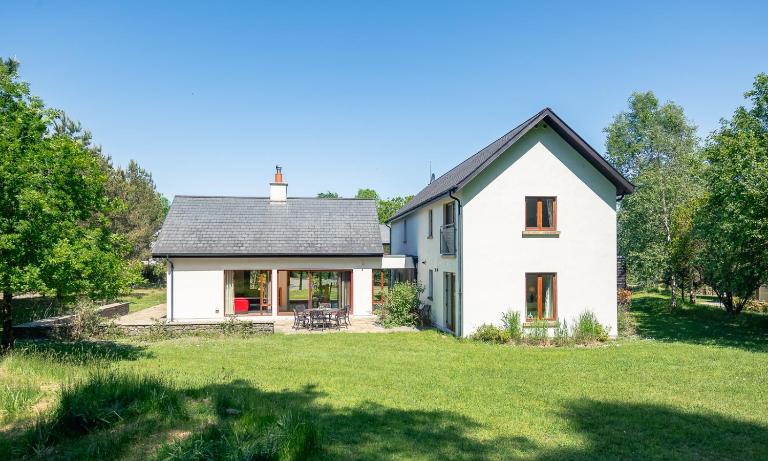 Large Kenmare home sleeping 10. Free use of pool - B&B Kenmare