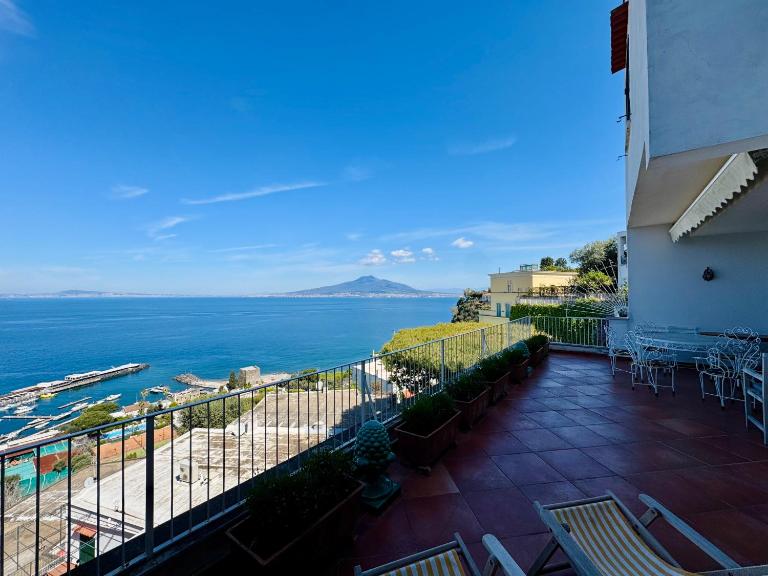 YourHome - Villa Ayala - B&B Vico Equense