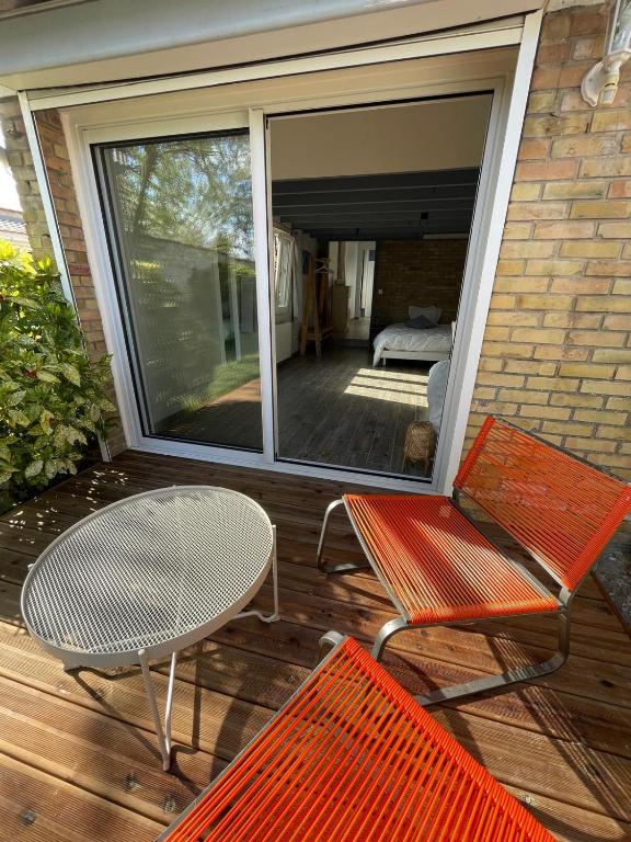 Deux pièces avec terrasse, vue jardin - B&B Witry-lès-Reims