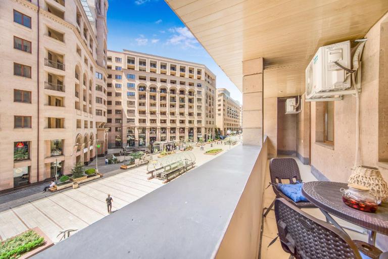 Yerevan heart on Northern Avenue 11 - Ferienwohnung Jerewan