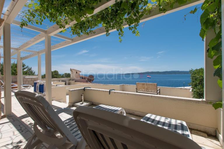 Beachfront Brela Apartments Ljubica - Chambres d'hôtes Brela