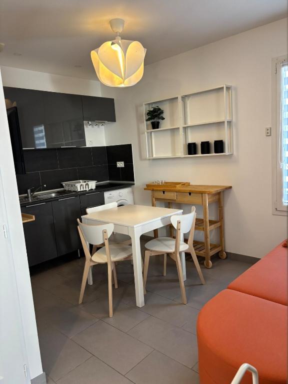 Charmant studio St Priest Proche Université Lyon2 - B&B Saint-Priest