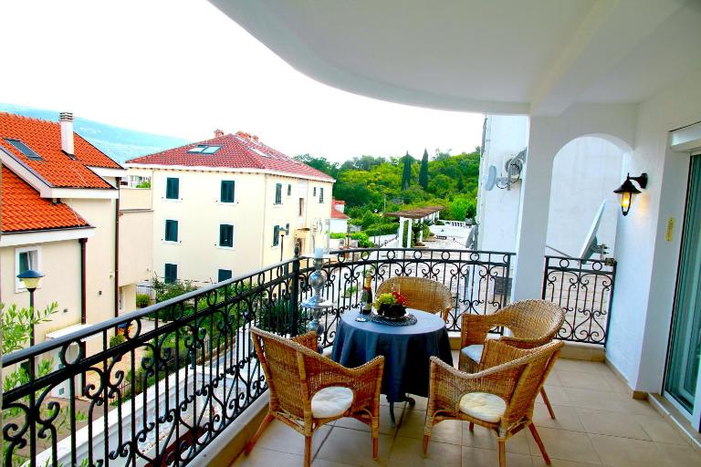 Mimoza Apartment - B&B Ðenovići