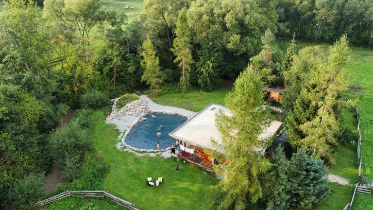 Holiday Raj - B&B Bešeňová