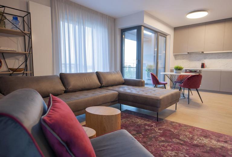 Shades of Grey 124 - Cloud9 Residence - Pipera - Floreasca - Barbu Vacarescu Area - Bed and Breakfast Boekarest