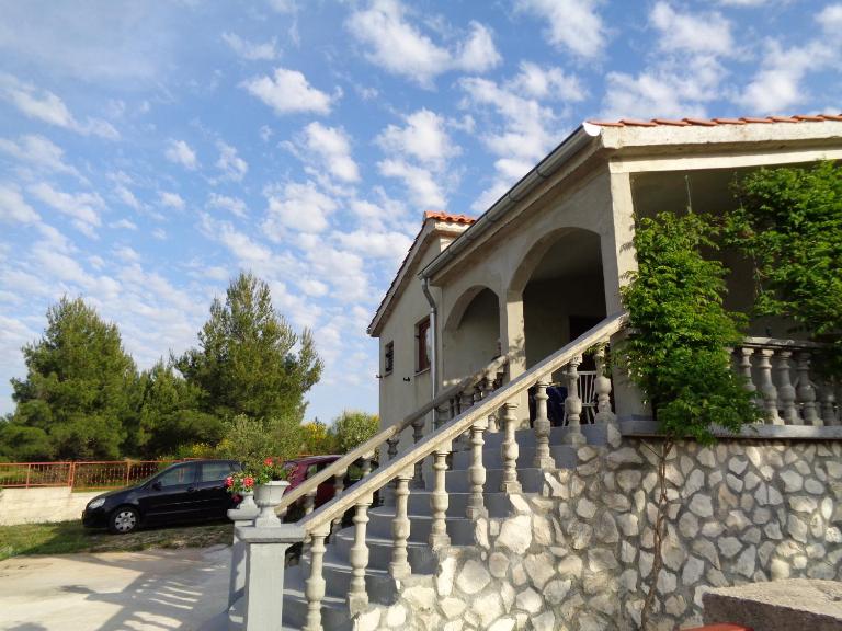 Maslina Apartment - Bed and Breakfast Jadrtovac