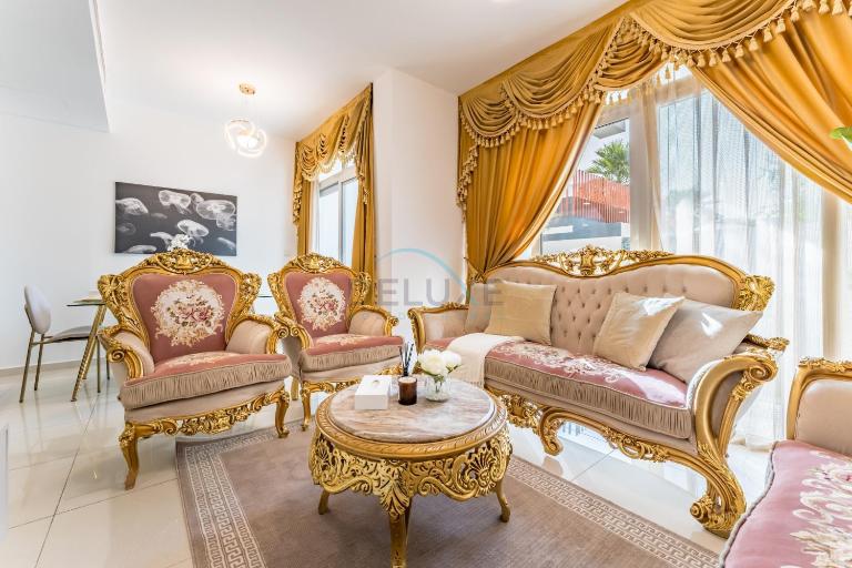 Community and Pool View 3BR Townhouse, Minutes from Desert Camp,DAMAC Hills 2 Amargo by Deluxe Holiday Homes - B&B Dubai