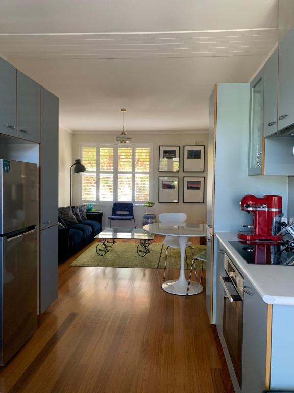 Stylish 2BR apt, great location - Chambres d'hôtes Comobella