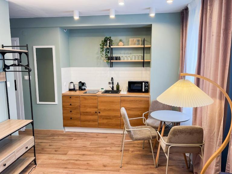 Olive Apartment with balcony - B&B Warsaw