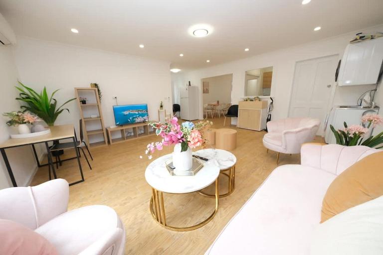 Sydney Stunning 4 bed 4 bath at Auburn - B&B Oberon
