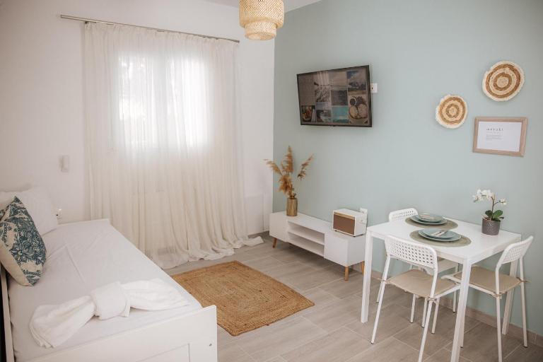 Meraki Seaside Apartment - Ferienwohnung Stavrós