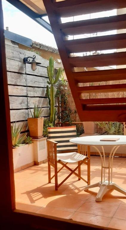 Studio-type loft au cœur de Roquebrune - B&B Rocabruna