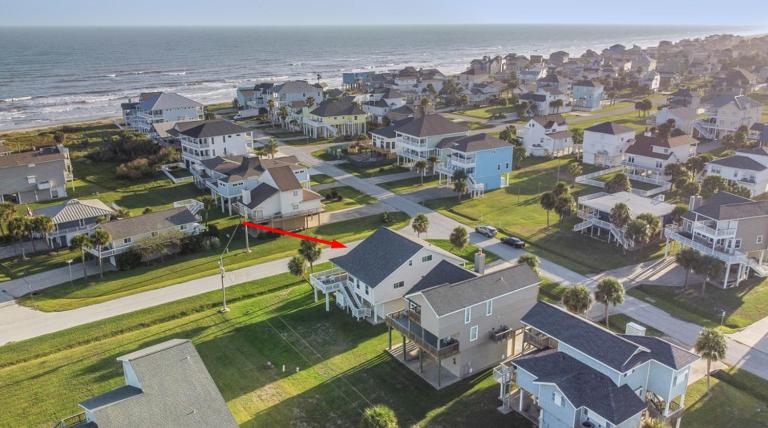 Pirates Beach Coastal Charm at Sandy Paws - B&B Galveston