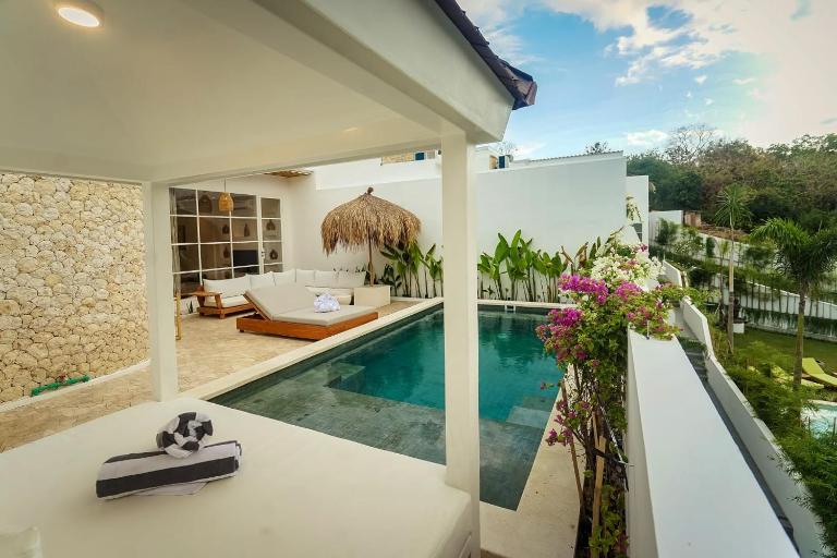 3 Bedrooms Sanctuary Villa Uluwatu - B&B Uluwatu
