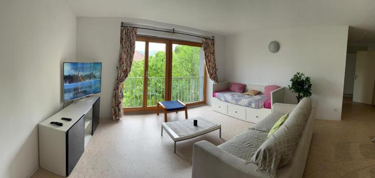 Bobby - Bed and Breakfast Besançon