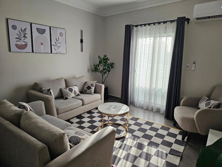 Cozy apartment 2BR ultra modern furnished with apanoramic view in 12th floor with all facilities to make your stay perfect شقة فندقية الترا مودرن بالطابق ال 12 بمنطقة سراى القبة بإطلالة رائعة على قصر القبة بها جميع الاحتياجات لتجعل اقامتك رائعة ومميزة - B&B El Cairo