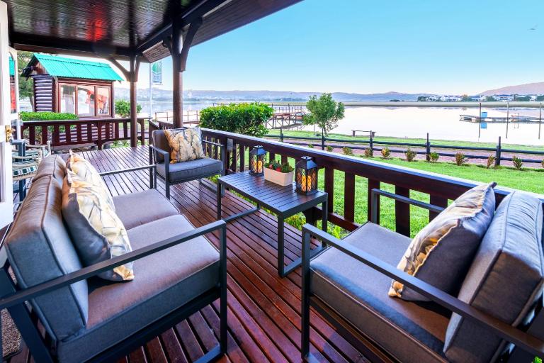 4 TIDES Knysna River Club by First Private Stays - B&B Knysna